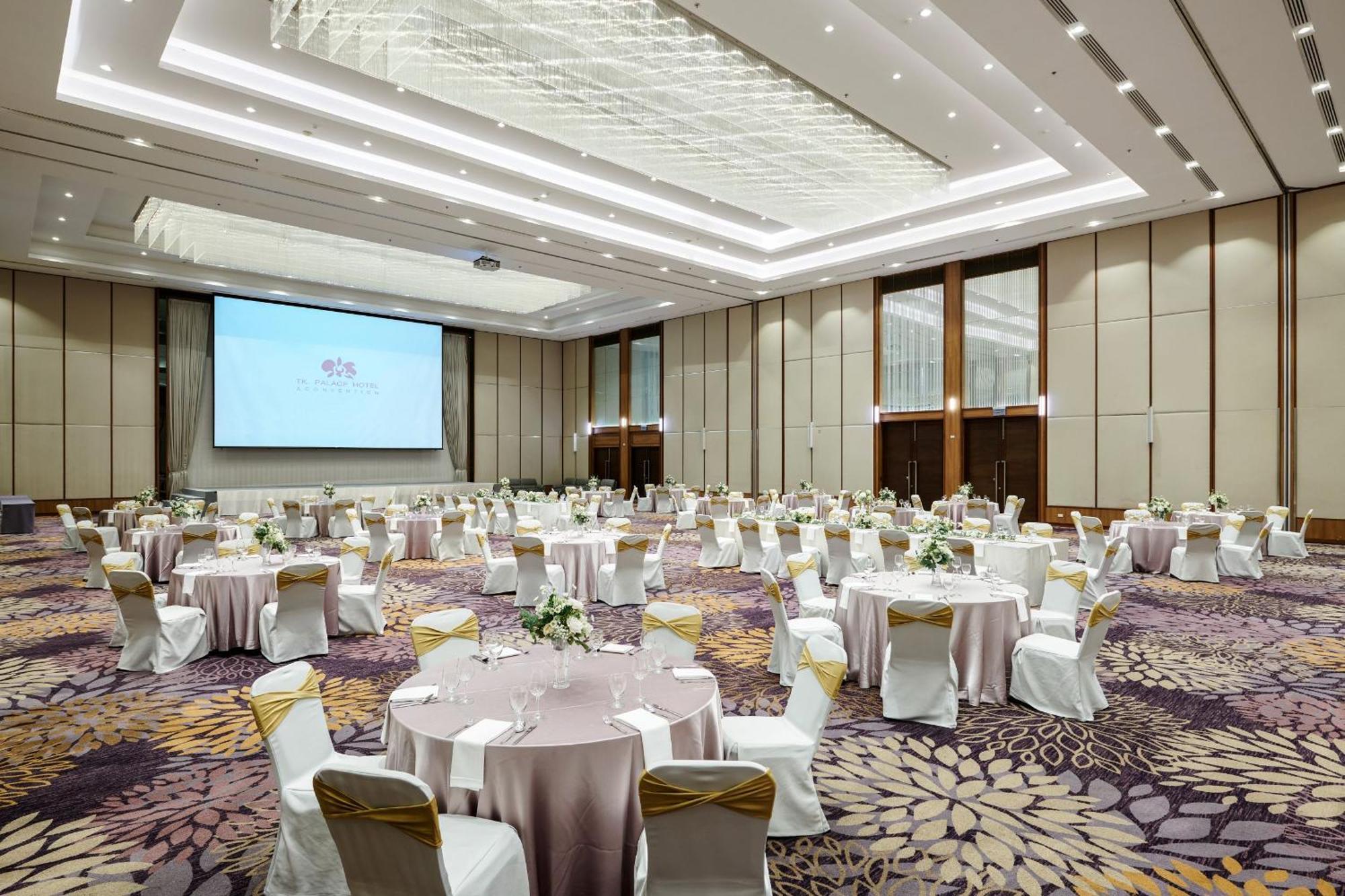 Tk Palace Hotel & Convention Bangkok Extérieur photo
