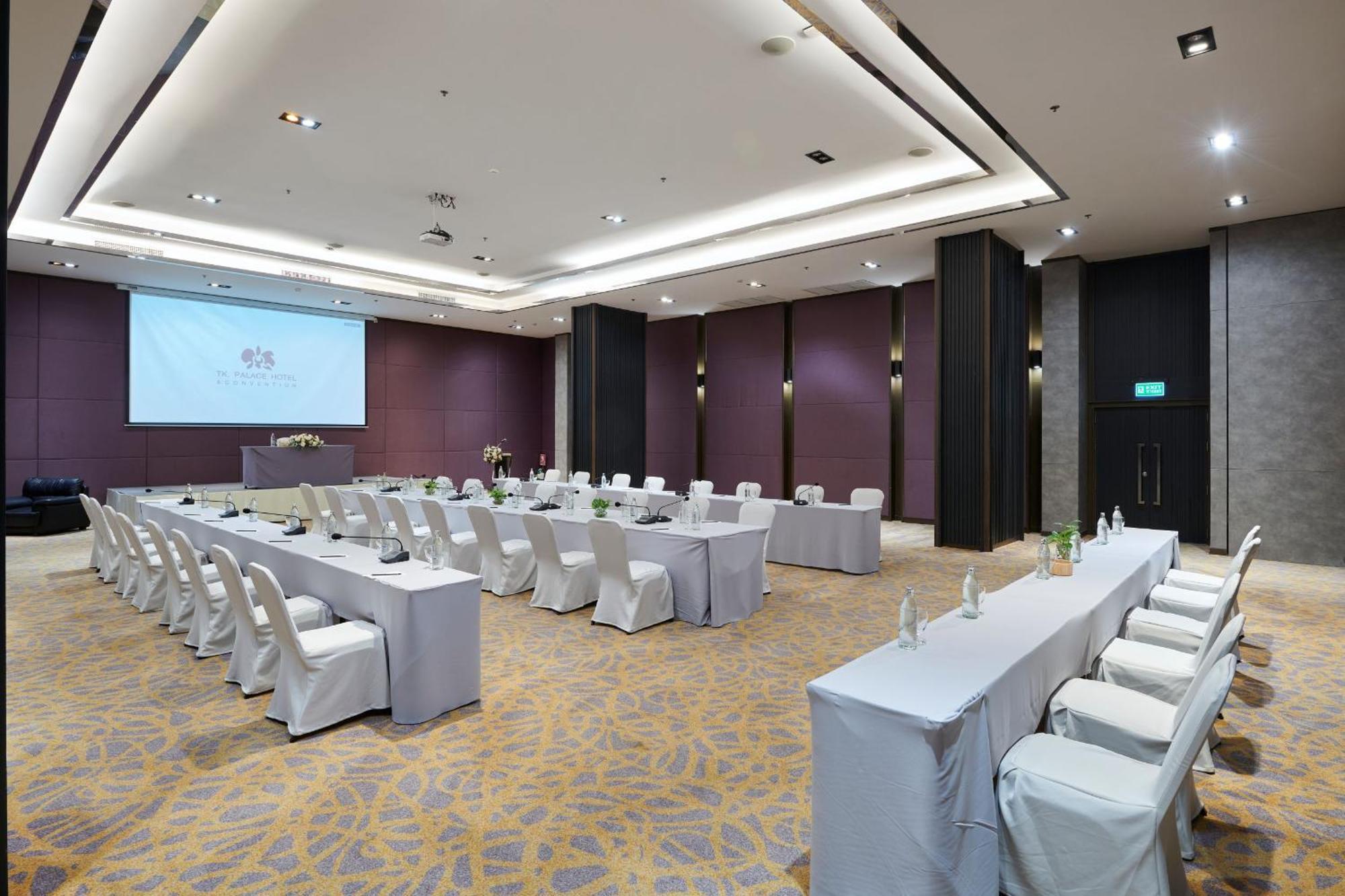 Tk Palace Hotel & Convention Bangkok Extérieur photo
