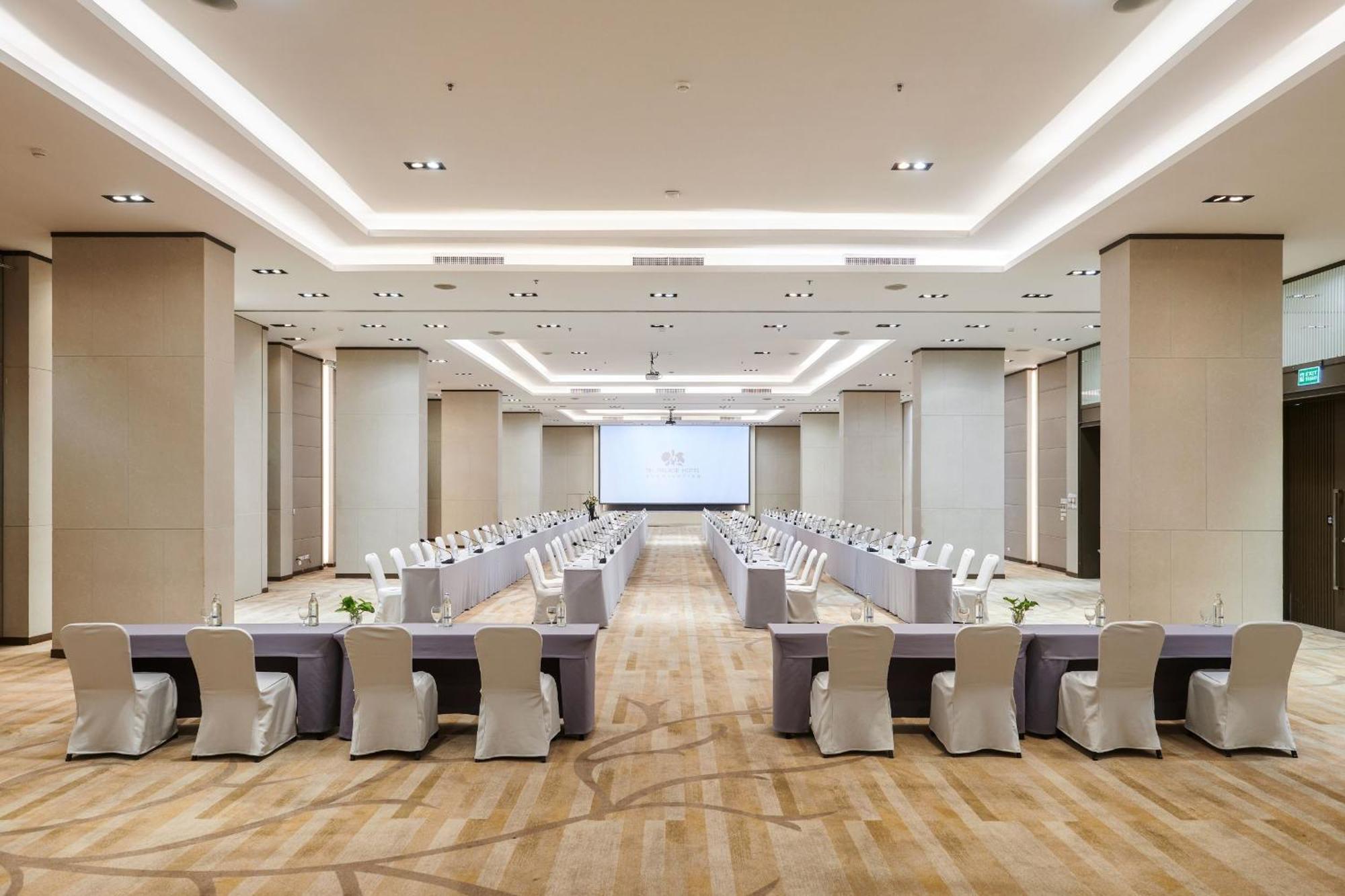 Tk Palace Hotel & Convention Bangkok Extérieur photo